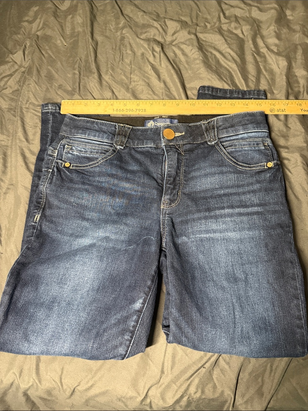 Dark Blue Women’s Denim cropped - Classic Five-Pocket Style